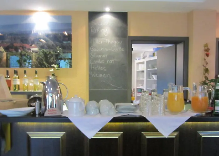 Weinblatt Otel 3*